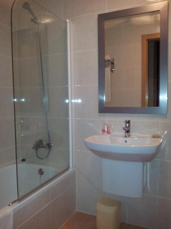 Hotel Av Apartamentos Lobios Rum bild
