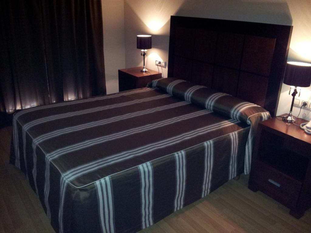 Hotel Av Apartamentos Lobios Rum bild