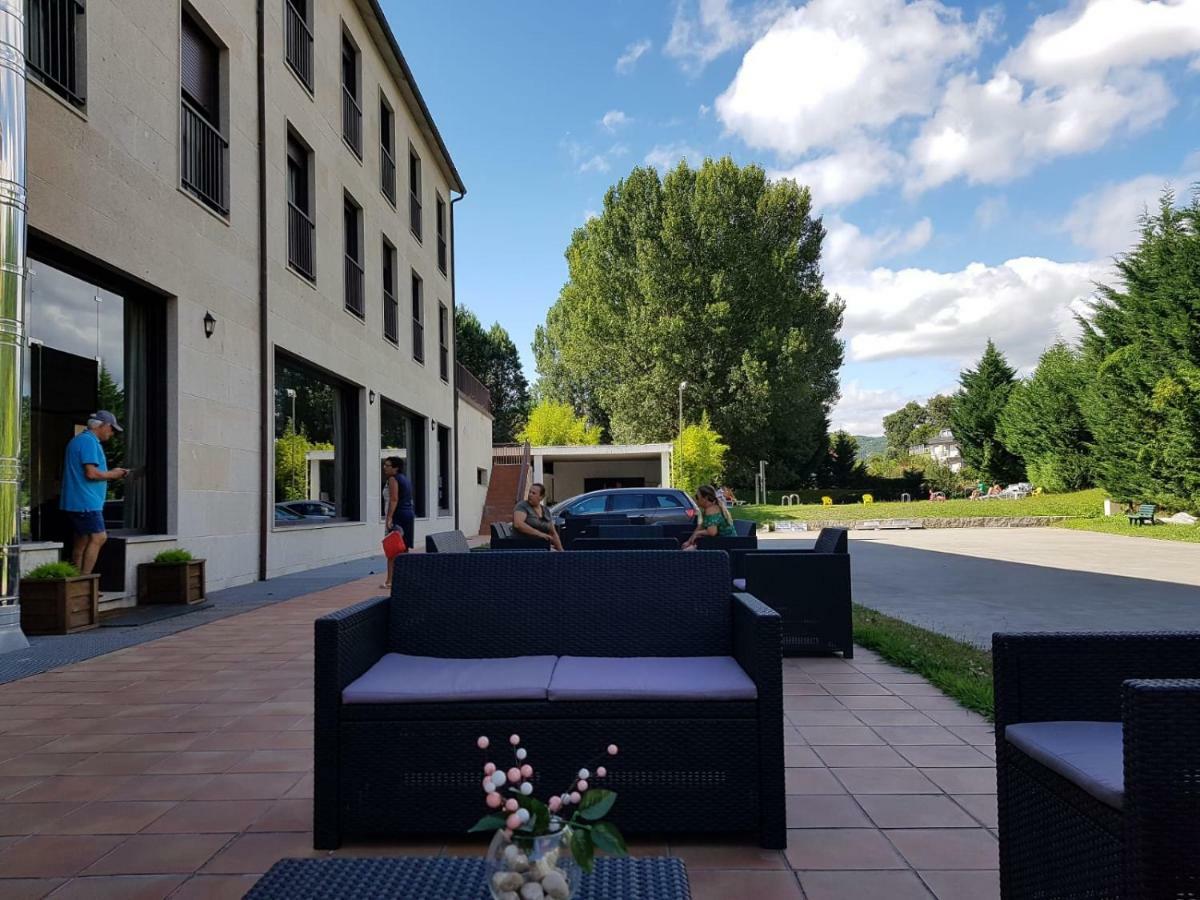 Hotel Av Apartamentos Lobios Exteriör bild